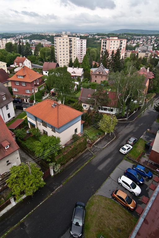 Hotel Domov Mladeze A Skolni Jidelna Karlovy Vary Exteriér fotografie